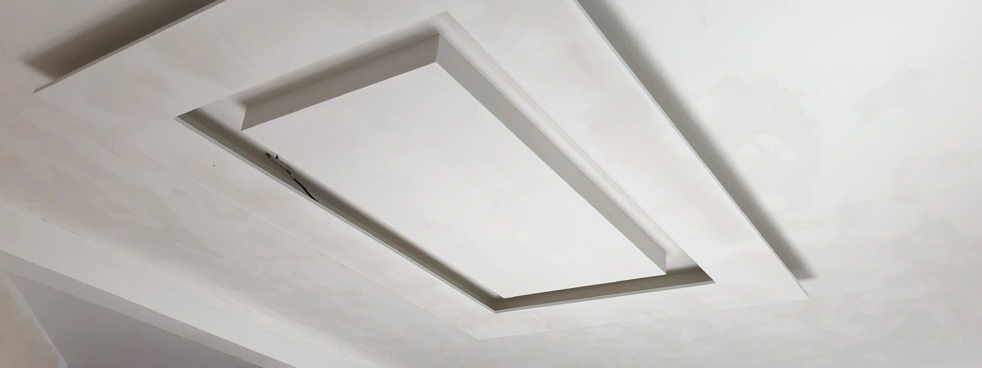 Conception et pose de faux plafonds design avec éclairage intégré à proximité de Saverne et Haguenau Illkirch-Graffenstaden